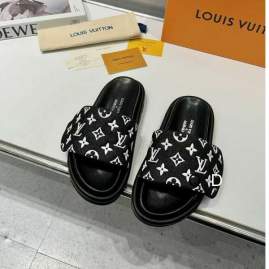 Picture of Louis Vuitton Slippers _SKULVsz35-42GGDT0406396